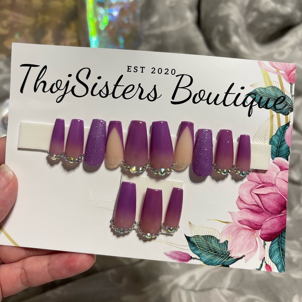 Press on nails